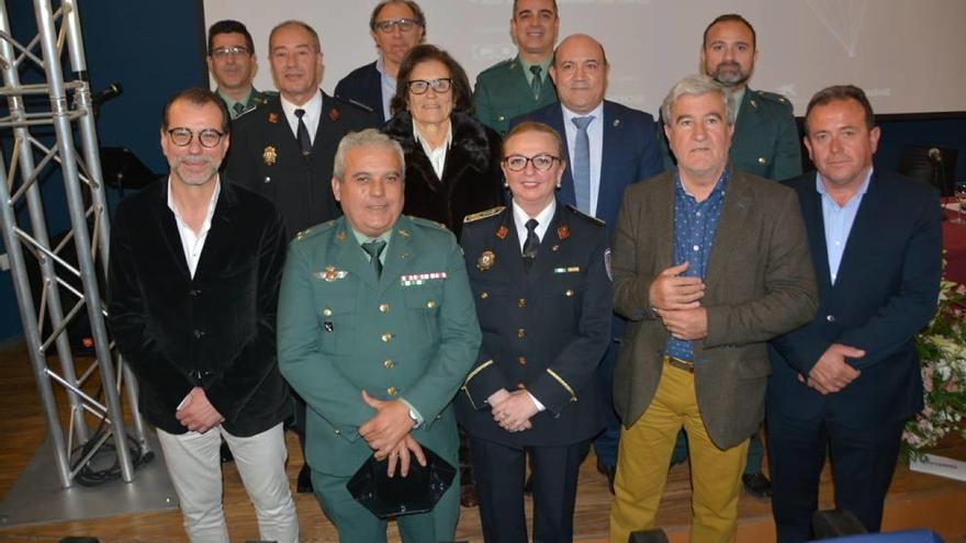 Foto de familia de los premiados por Coag y el Ayuntamiento de Cieza.