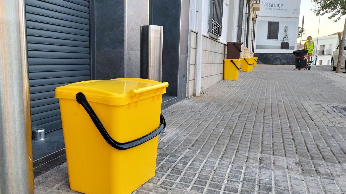 Cubos para el reciclaje de plásticos y envases del Puerta a Puerta