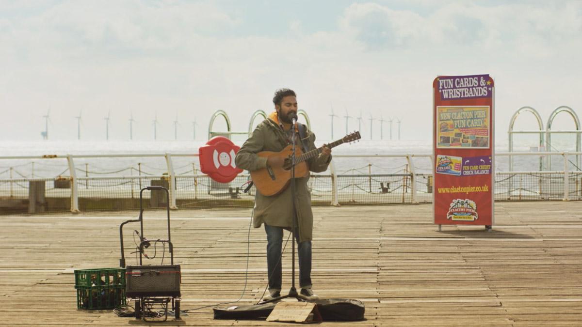 yesterday featurette richard-curtis-and-ed-sheeran subt web