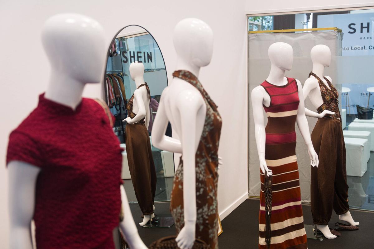 Varios maniquís con la nueva colección Primavera/Verano de Nöista, la nueva marca de moda joven femenina y mediterránea de Shein.
