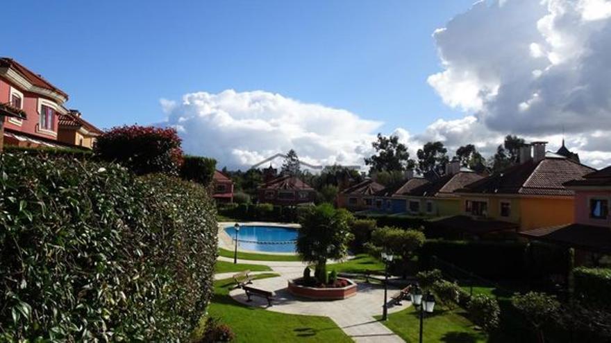 Casas con piscina en venta en A Coruña.