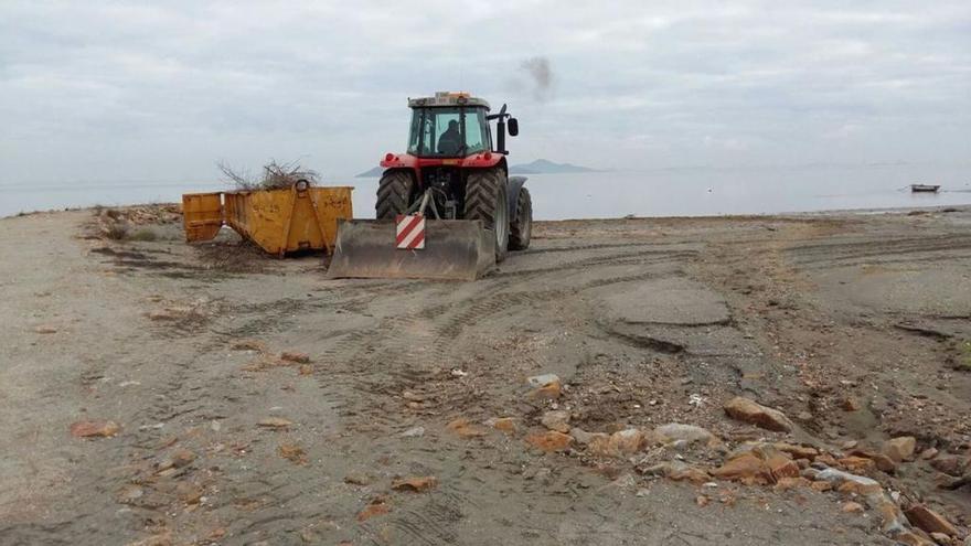 Infraestructuras refuerza los trabajos en el Mar Menor