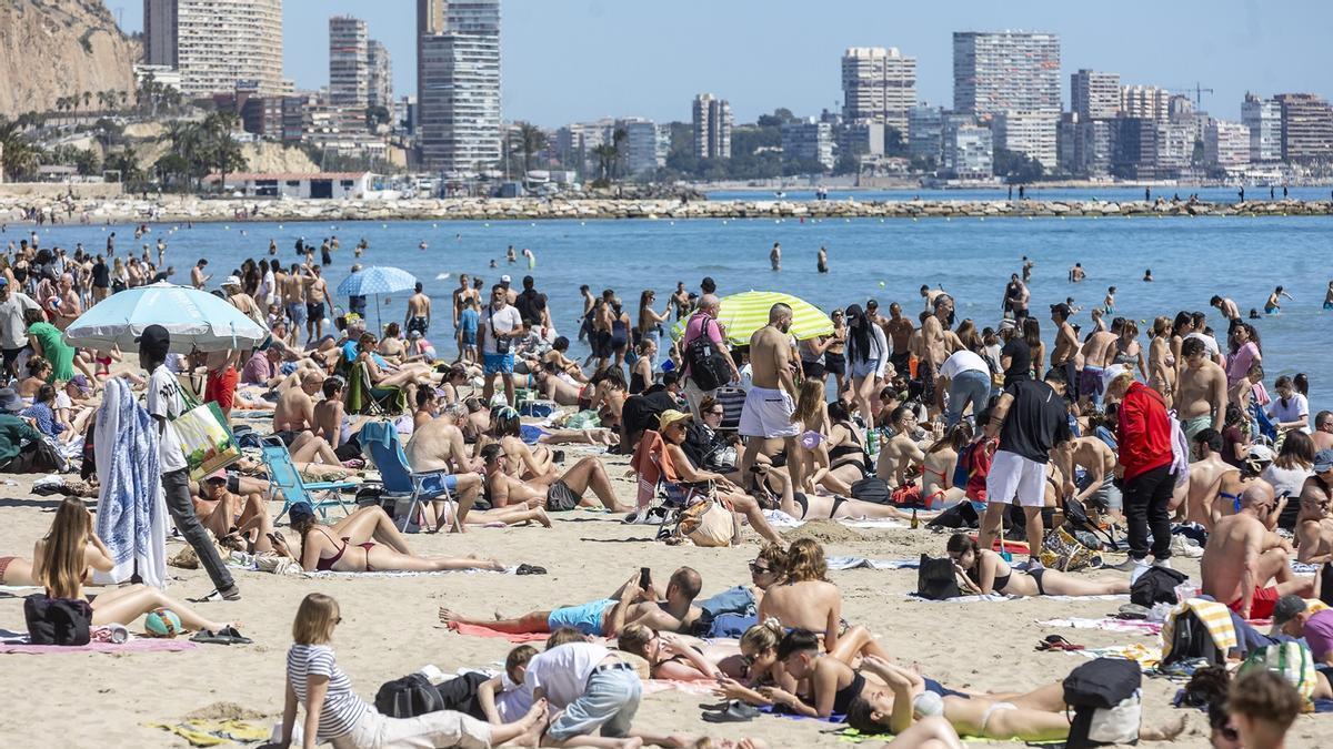 Los hoteles de la Costa Blanca se preparan para un lleno técnico y hacer más caja a finales de año