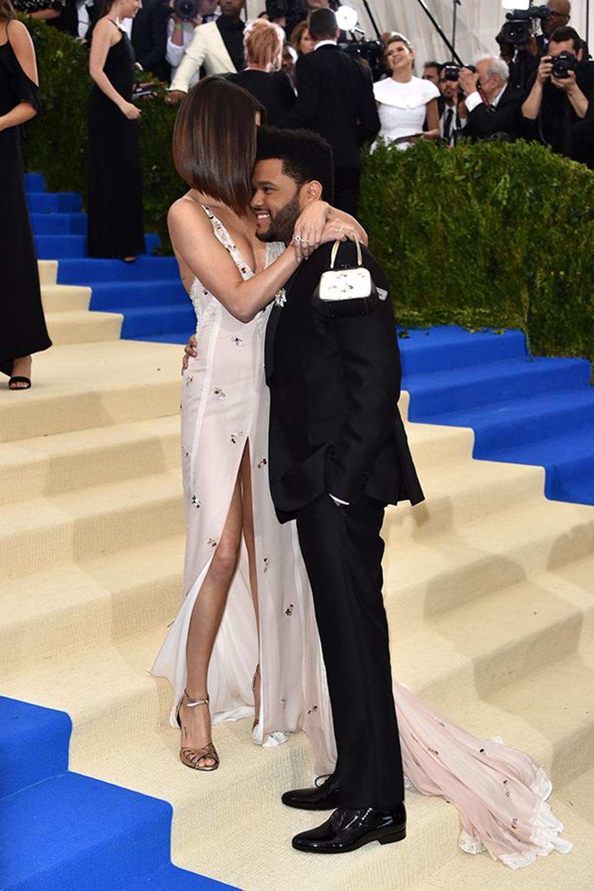 Selena Gomez y The Weeknd en la Gala Met