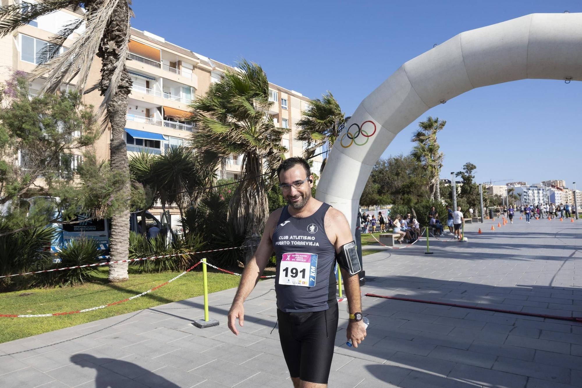 Así fue en imágenes una nueva edición de la carrera solidaria de AFA Torrevieja