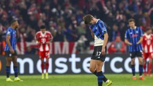 Charles De Ketelaere, de la Atalanta, se lamenta en la Champions