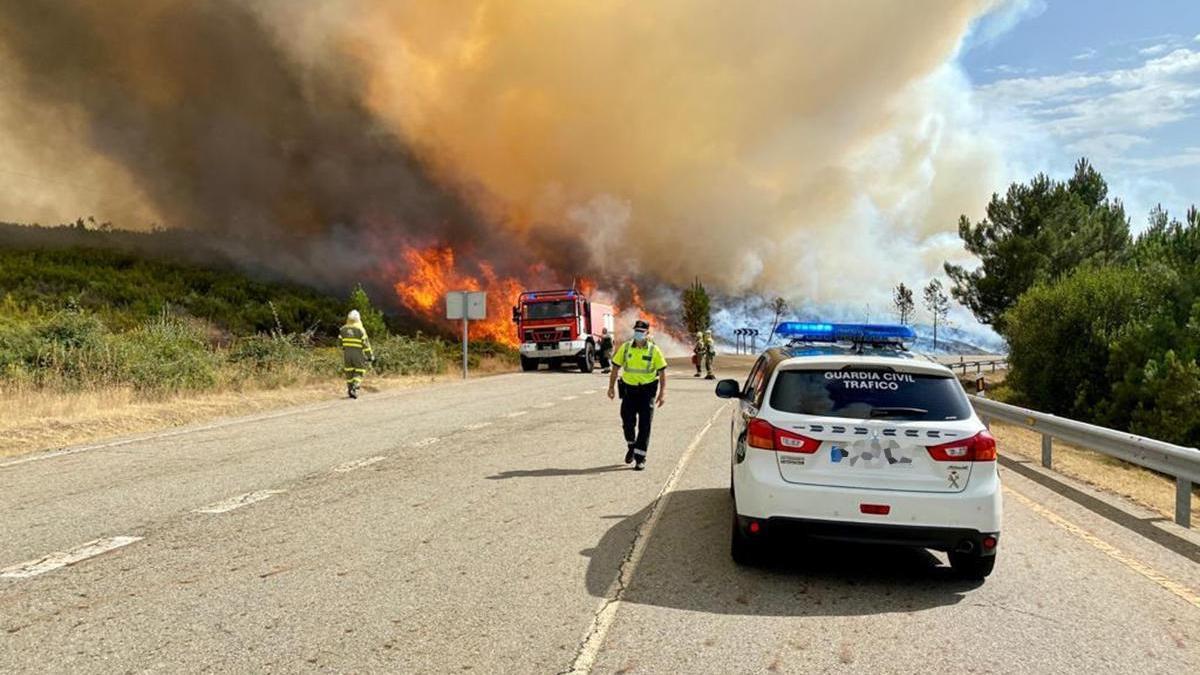 La Guardia Civil acudió a regular el tráfico // FdV