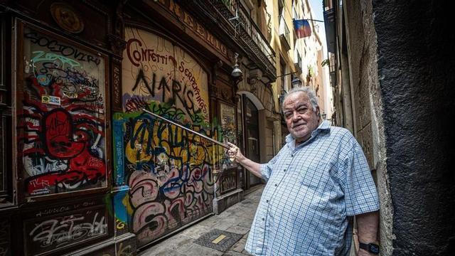 Entrevista amb Josep Porta, president de l’Associació de Pessebristes de Barcelona, a la botiga El Ingenio, de propietat municipal, on instal·larà la seu de l’entitat. A Barcelona, el 3 d’agost del 2026. Barcelona. AUTOR: MANU MITRU| EPC