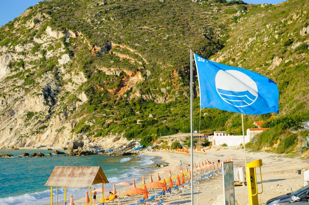 La lista de Banderas Azules suele servir cada año como una fotografía del estado del litoral español