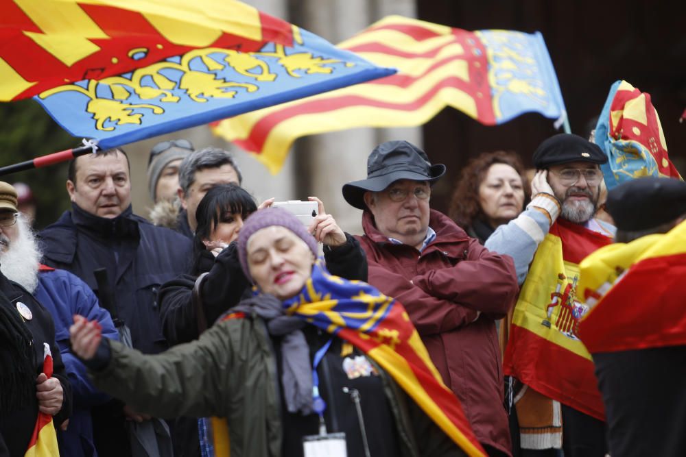 Concentración de entidades derechistas en València