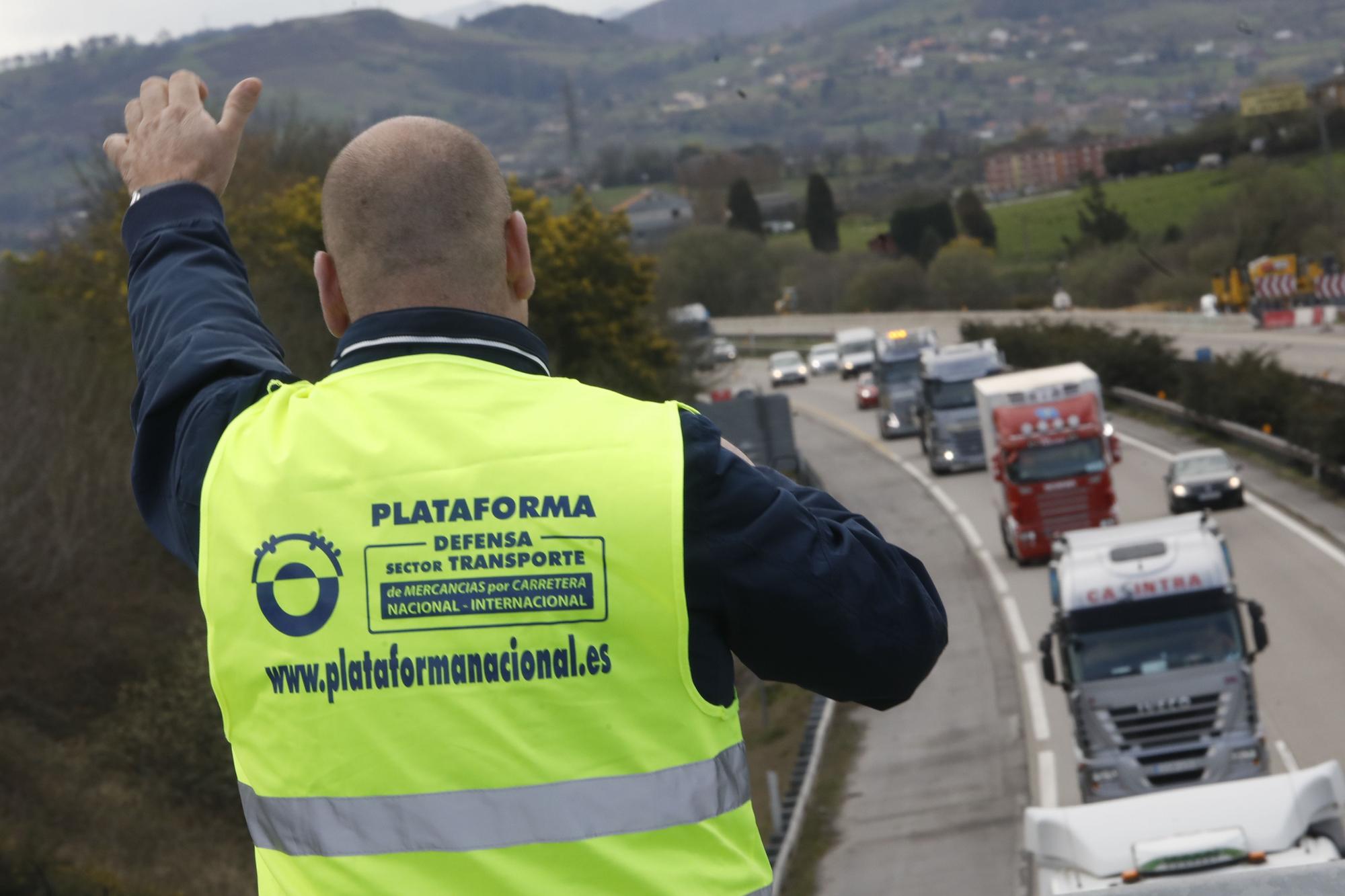 EN IMÁGENES: Así está siendo el paro del transporte en Asturias