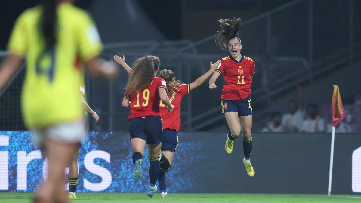 Las jugadoras españolas celebrando el tanto de la victoria
