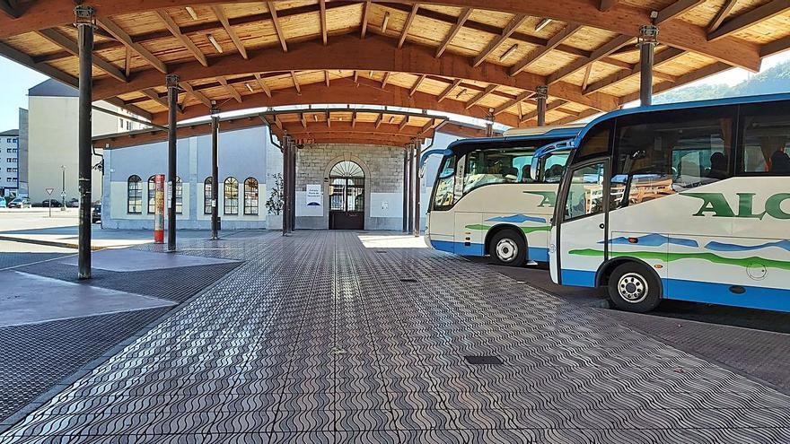 Langreo deberá esperar dos meses más para disponer de la estación de autobuses