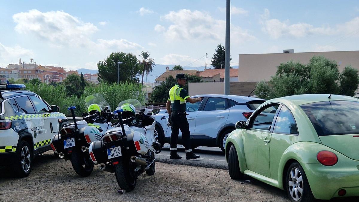 Adiós a la baliza v-16: la Guardia Civil extrema la vigilancia para que lleves la v-25 por Semana Santa y la entrada en ciudad
