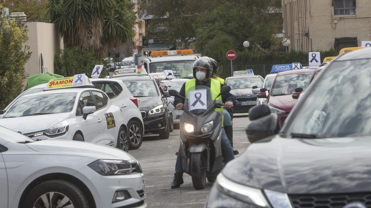 Protesta de las autoescuelas en Alicante