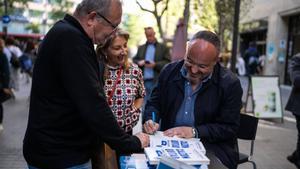 BARCELONA 23/04/2025 Política. Alejandro Fernandez firma su libro, A calzón quitao (La Esfera de los Libros). FOTO de ZOWY VOETEN
