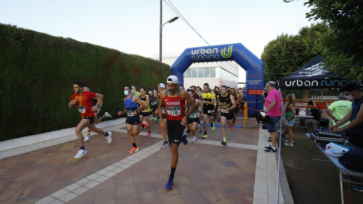 Más de un centenar de corredores han participado en una nueva edición de la 5k de la Llosa.