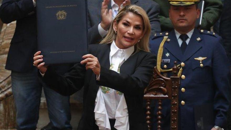 Jeanine Áñez anuncia su candidatura a las elecciones generales en Bolivia