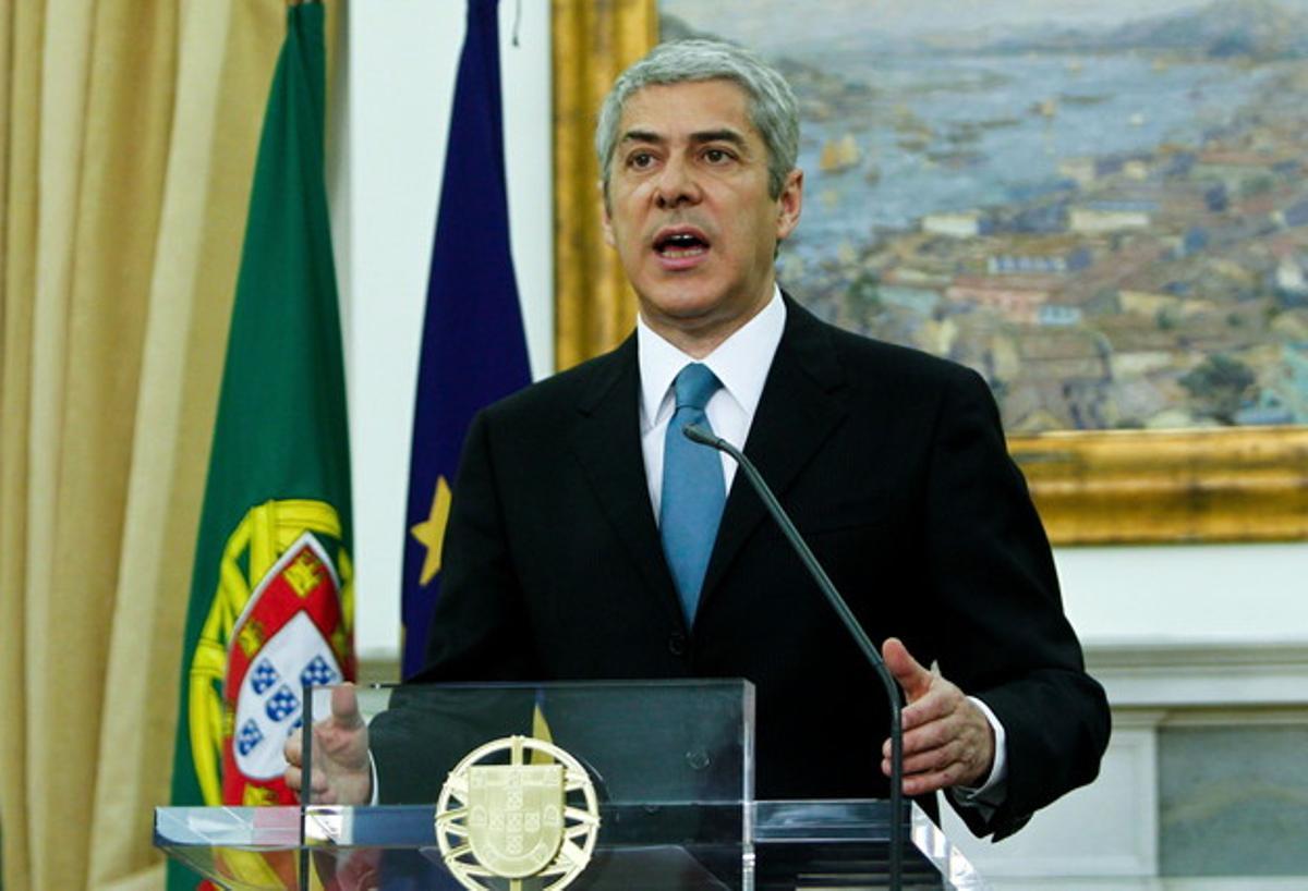 El primer ministre de Portugal, José Sócrates, pronuncia un missatge al país, al palau de Sao Bento a Lisboa (Portugal).