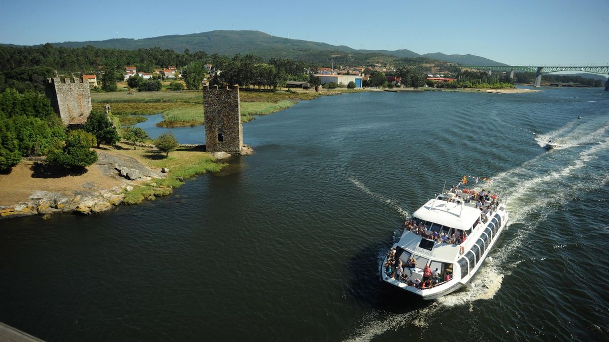 La ruta remonta el río Ulla hasta Pontecesures.