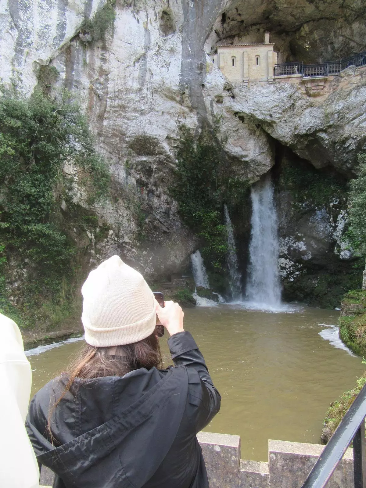 Resurge el "chorrón" del santuario de Covadonga