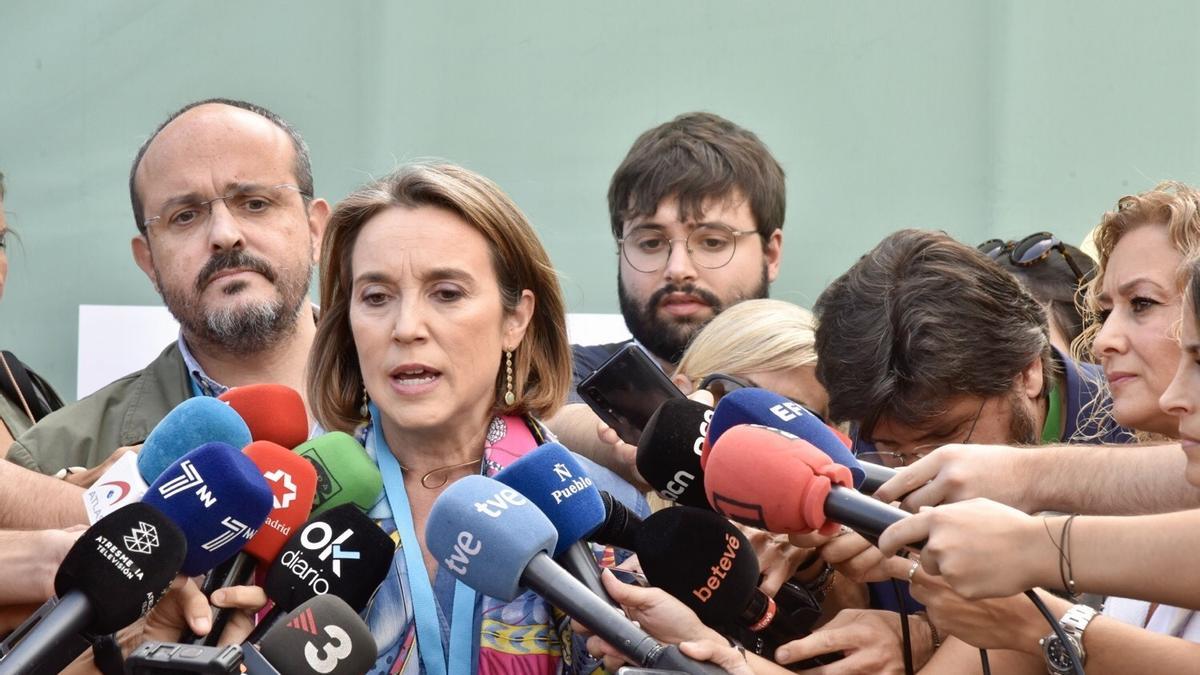 Archivo - La secretaria general del PP, Cuca Gamarra, en la manifestación de Escuela de Todos por el castellano en las aulas