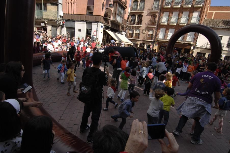 Los toros hinchables llenaron las calles