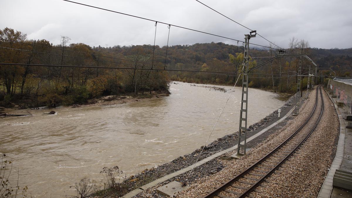 Inundaciones en Asturias: Todas las imágenes de una complicada jornada de lluvias