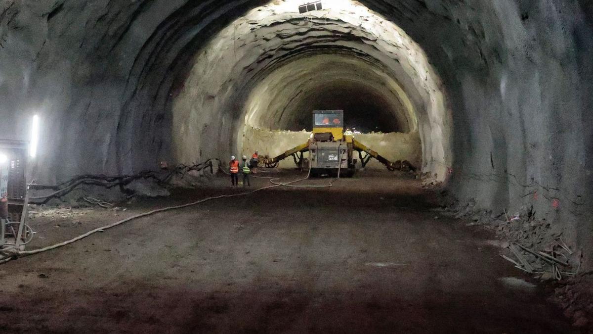 Construcción del túnel de Erjos perteneciente al cierre del Anillo Insular.