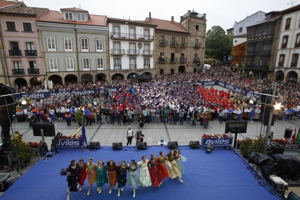 Los participantes en el Mundial de Duatlón toman Avilés