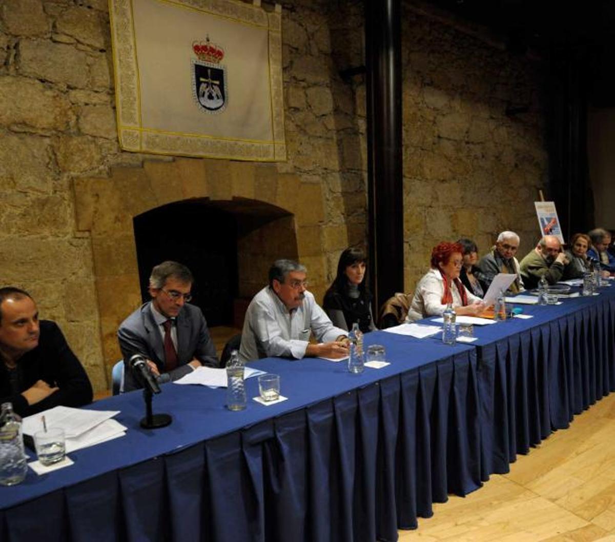 Más de cuatrocientas personas reivindican  la continuidad de  la UTE de Villabona