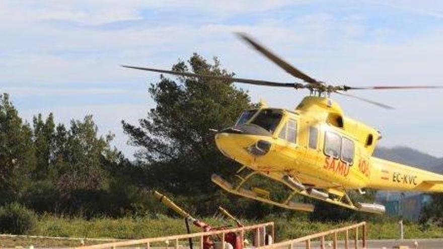 El helicóptero del 061 trasladó a la niña a Son Espases.
