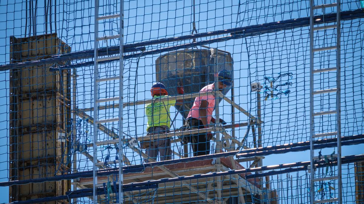 Trabajadores de la construcción en Badajoz.
