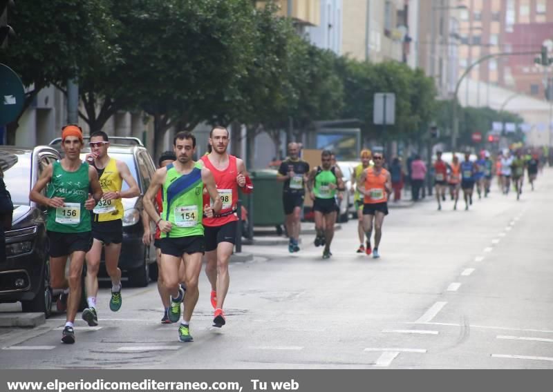 Atletas en el IX Marató BP de Castellón