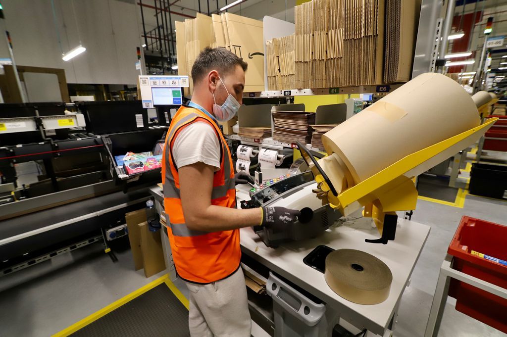 Inauguración del centro logístico de Amazon en Murcia