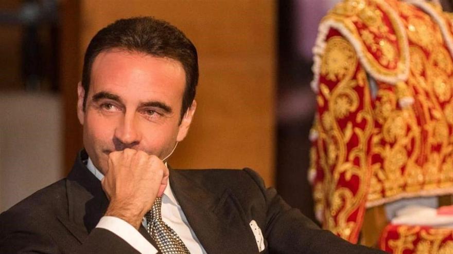 Enrique Ponce, desbordado, anuncia demandas