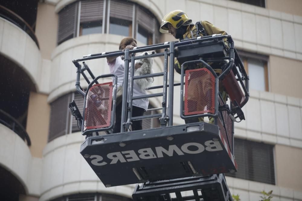 Varios intoxicados en un incendio en Aragó