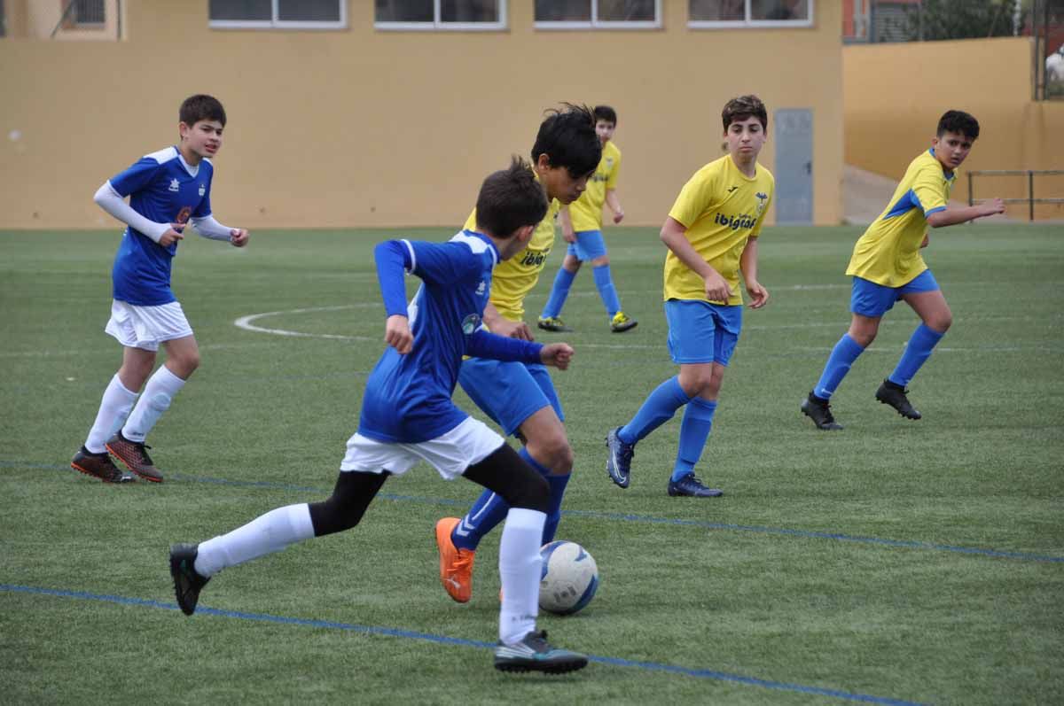 Imágenes de la jornada de fútbol base (17/18 abril)