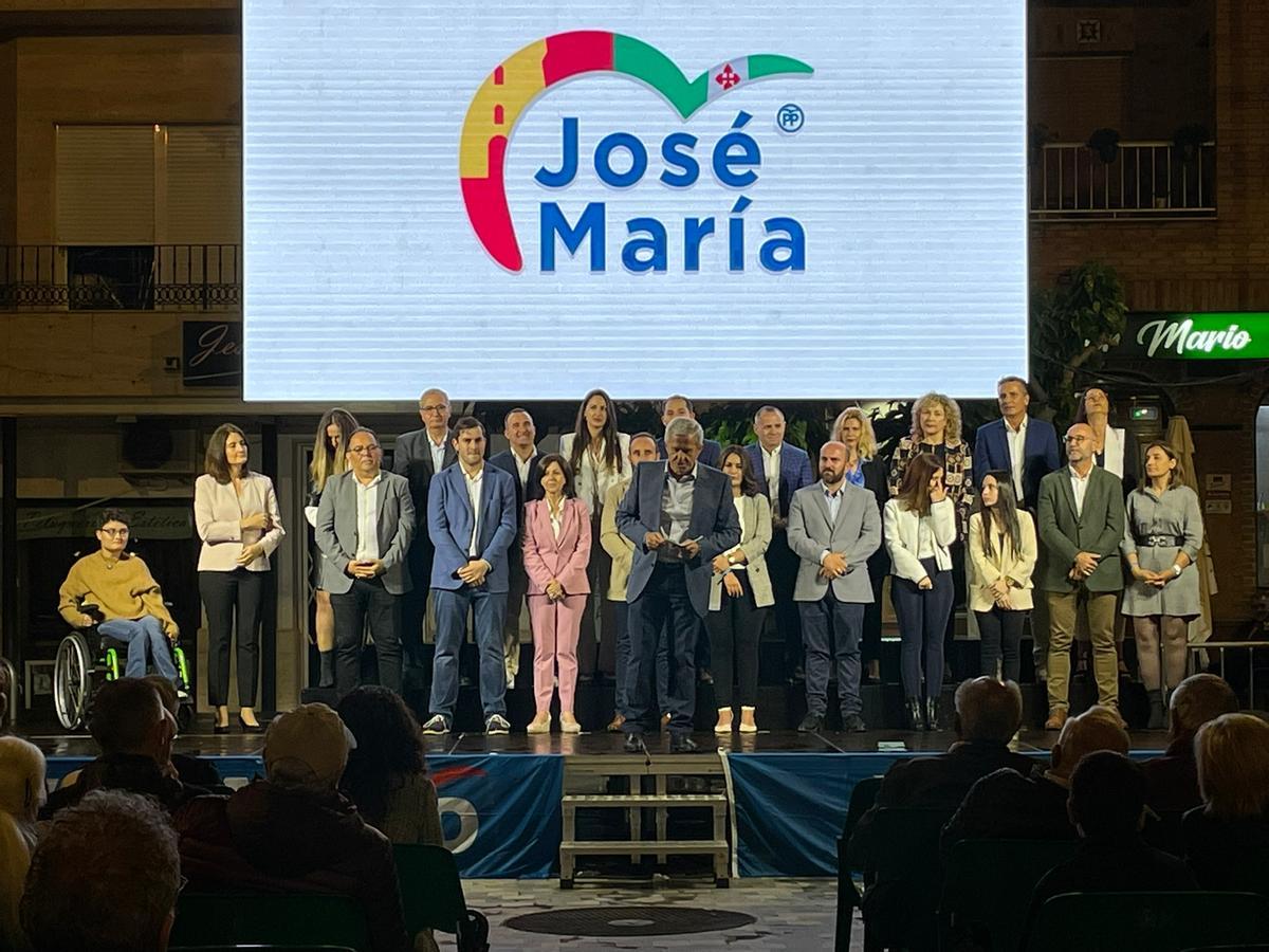 Acto de presentación de la candidatura de PP en la plaza de la iglesia pilareña