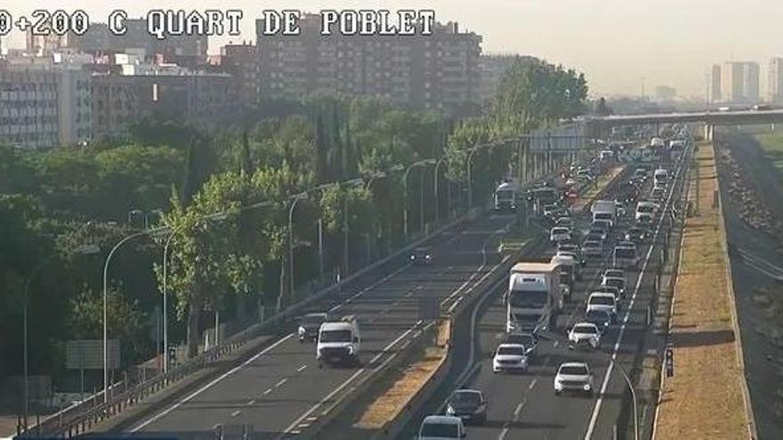 Varias vías de acceso a València registran retenciones: la V-30, A-3 y Pista de Silla las más afectadas