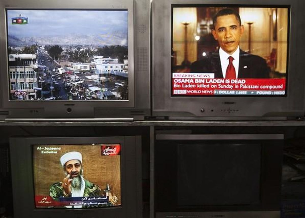 Les imatges d’Ussama bin Laden i de Barack Obama, president dels EUA, comparteixen protagonisme als televisors d’una botiga d’electrodomèstics de Kabul.