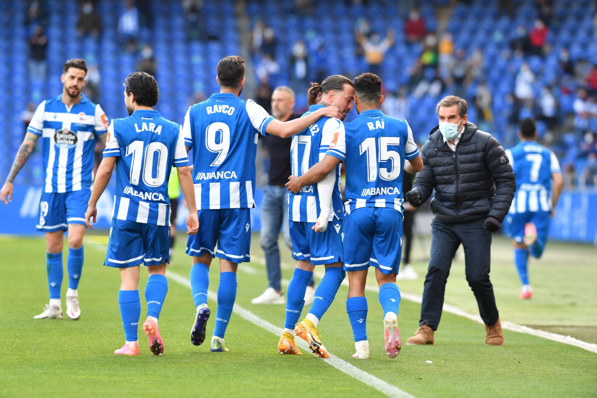 El Deportivo se libera con una goleada al Langreo (5-0)