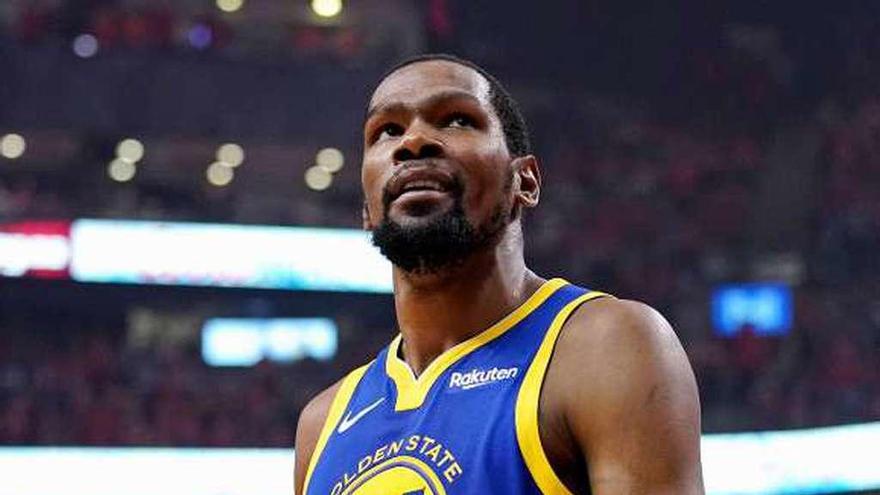 El alero Kevint Durant, en un partido de los Warriors. // Kyle Terada