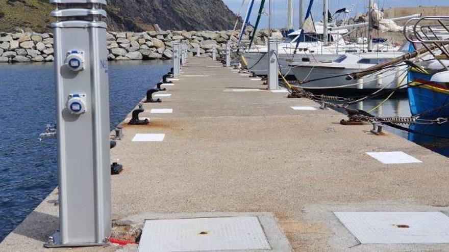 Les instal·lacions del port de Portbou.