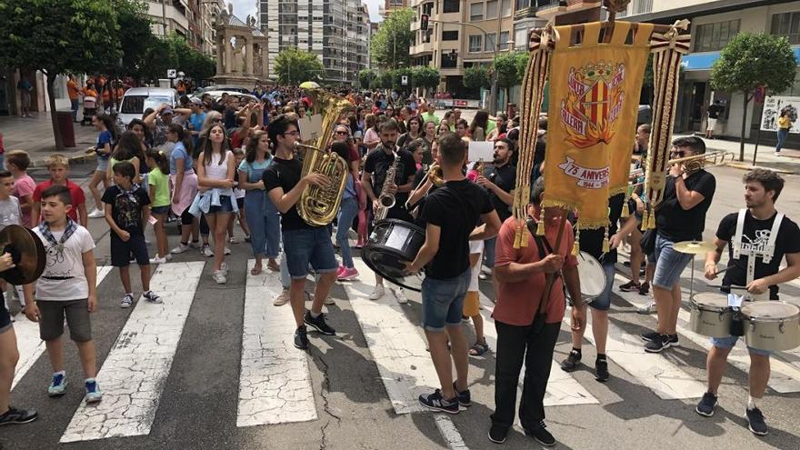 Una charanga en la celebración del Mig Any Faller organizado por el ayuntamiento y la JLF el pasado mes de septiembre, en Alzira.