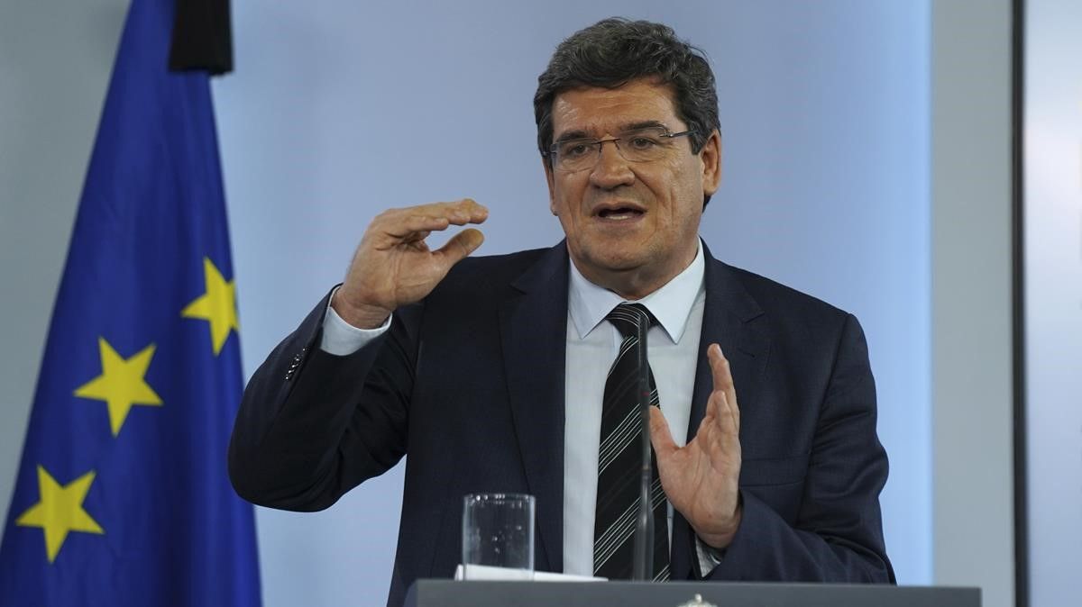 El ministro de Inclusión y Seguridad Social, José Luis Escrivá, durante una rueda de prensa. .