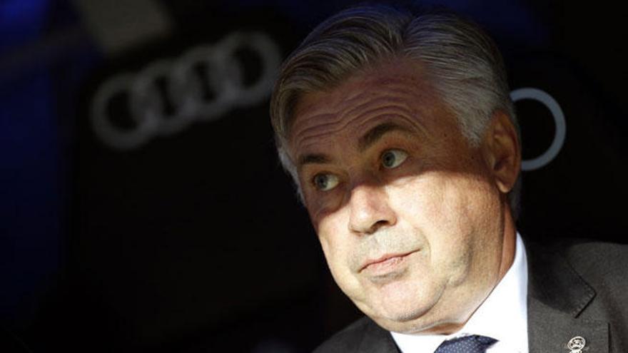 Carlo Ancelotti, en el banquillo del Bernabéu.