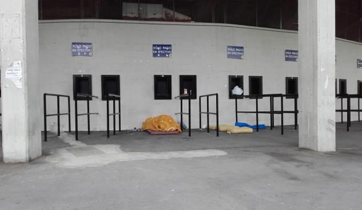 Un estadio de Primera, refugio de los sintecho