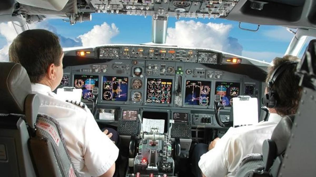 zentauroepp36567404 mas periodico pilotos en cabina de avion161209175330