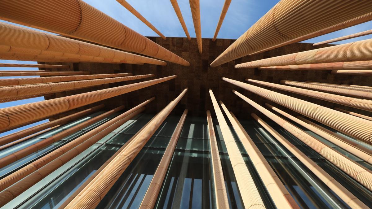 Las columnas son la principal seña de identidad del Pabellón de España.